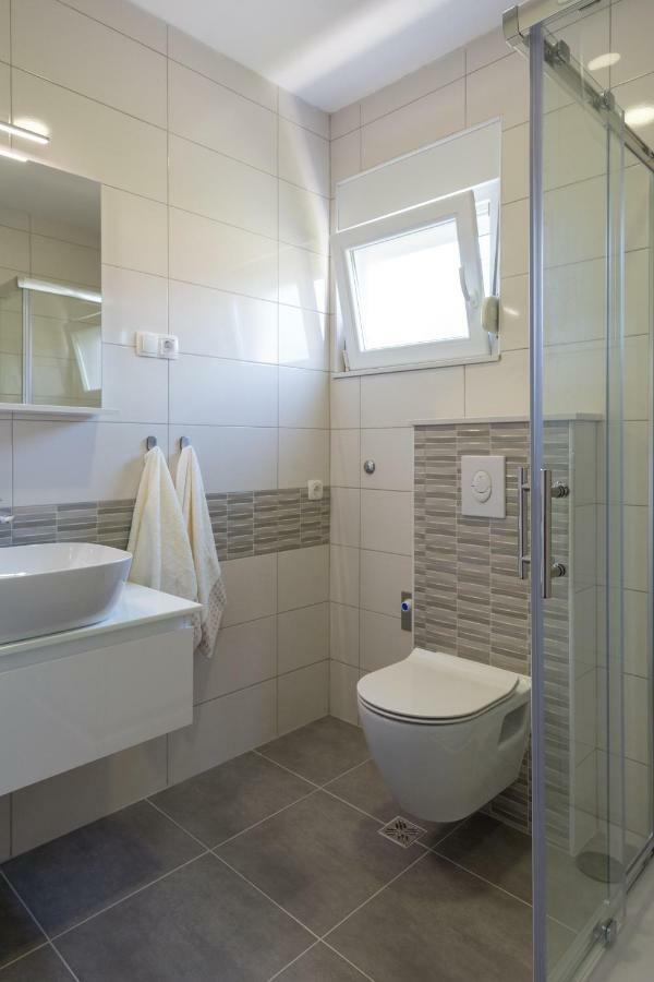 Villa Apartments Duje Kaštela Exterior foto