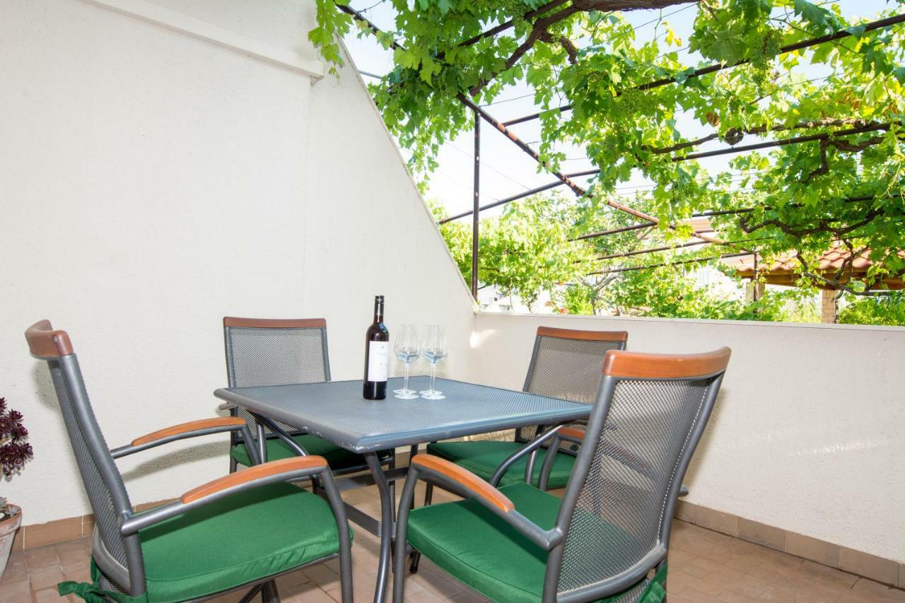 Villa Apartments Duje Kaštela Exterior foto