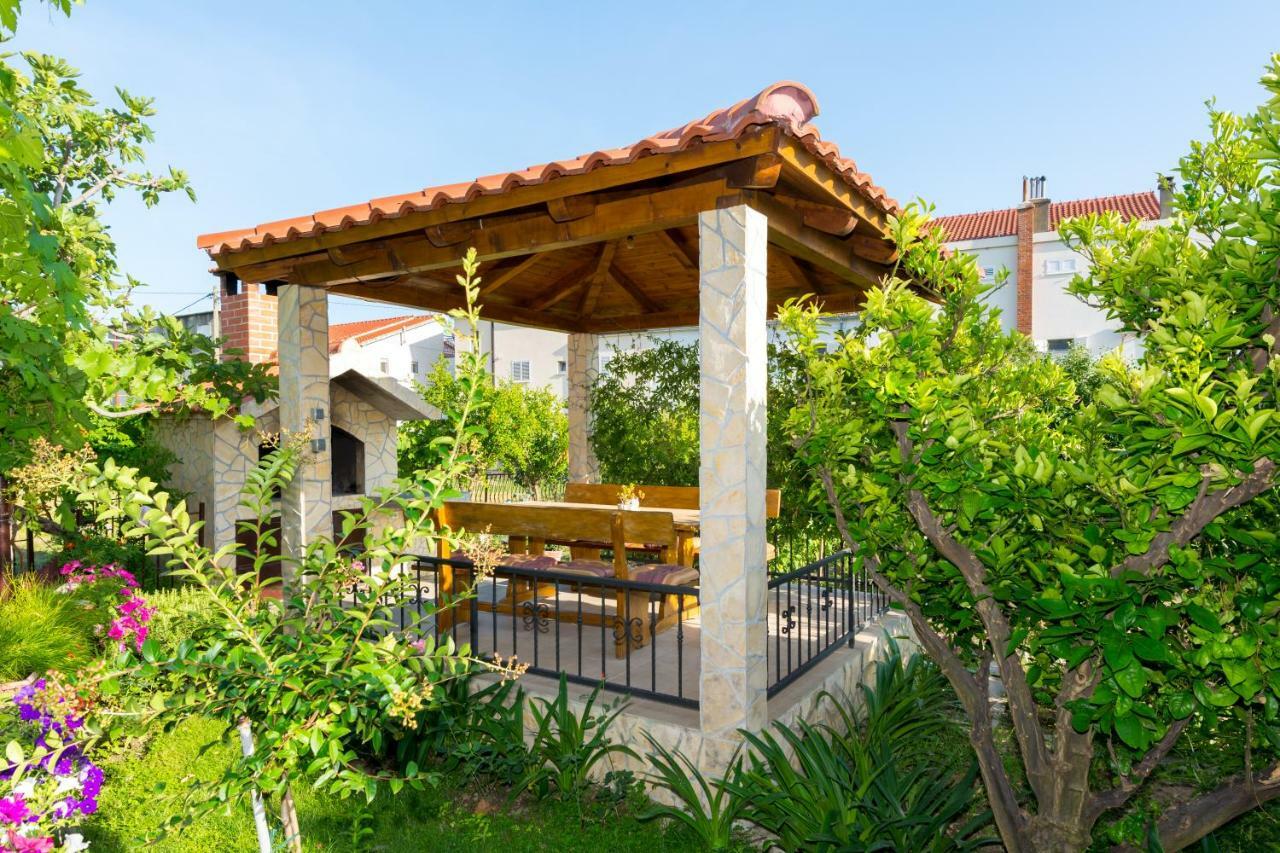 Villa Apartments Duje Kaštela Exterior foto