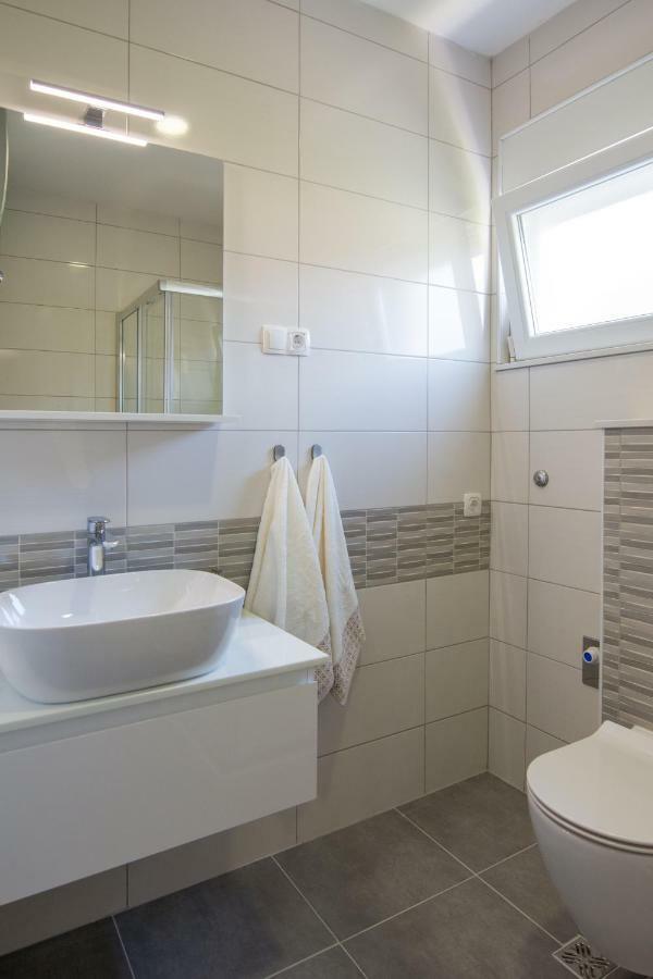 Villa Apartments Duje Kaštela Exterior foto