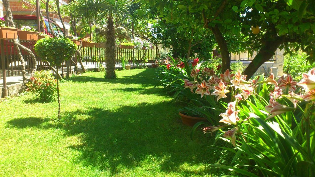 Villa Apartments Duje Kaštela Exterior foto