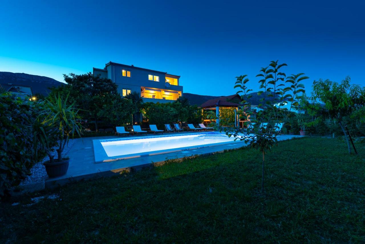 Villa Apartments Duje Kaštela Exterior foto